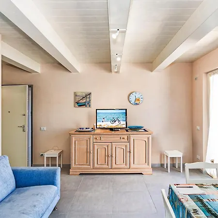 Appartement 3 Bedroom Lovely In Viareggio